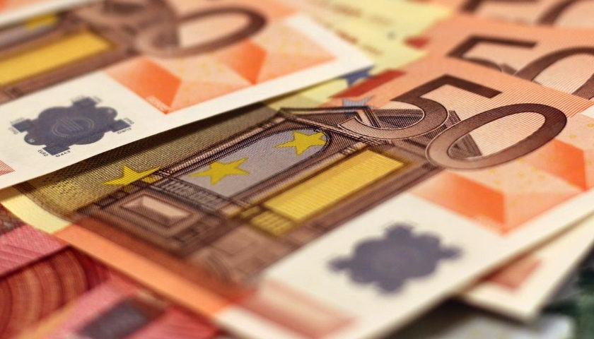 peníze platby euro