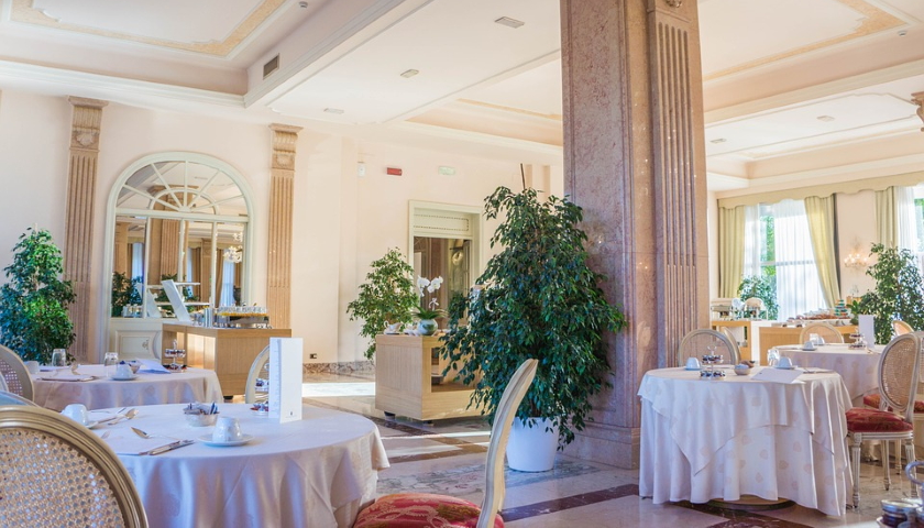 hotel dinner hall