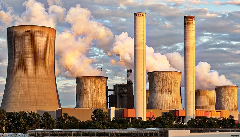 elektrárna energie HK