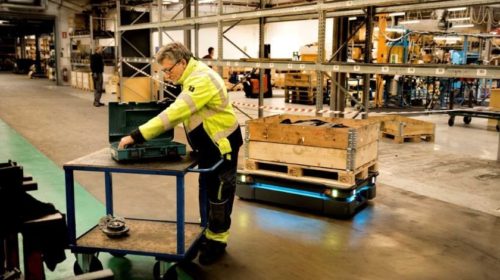 nárůst dodávek v oblasti AGV vozidel a AMR robotů