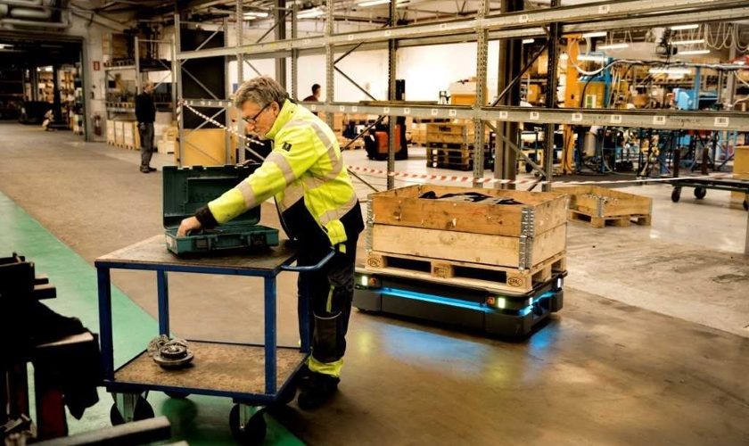 nárůst dodávek v oblasti AGV vozidel a AMR robotů