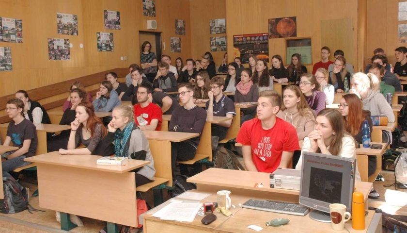 vysokoškolské studium techniky a přírodních věd