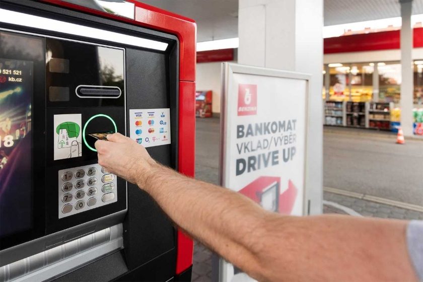 „DRIVE UP“ bankomat